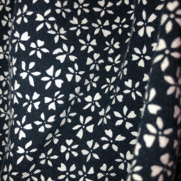 Brandy Melville crop top - Picture 2 of 3